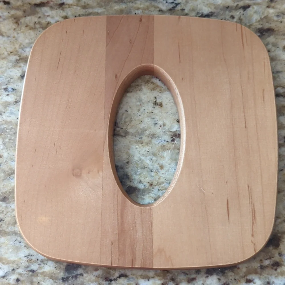 Longaberger Tissue Box With Lid - Picture 9 of 10